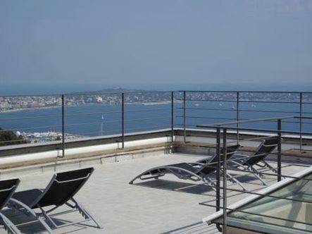 Villa Alamp#Supercannes #Golfejuan #Cannes #Mediterraneanpanoramicview #Piscine #Rooftop # Verymodern #Openliving #Closebeach #Closecapantibes Vallauris Zewnętrze zdjęcie